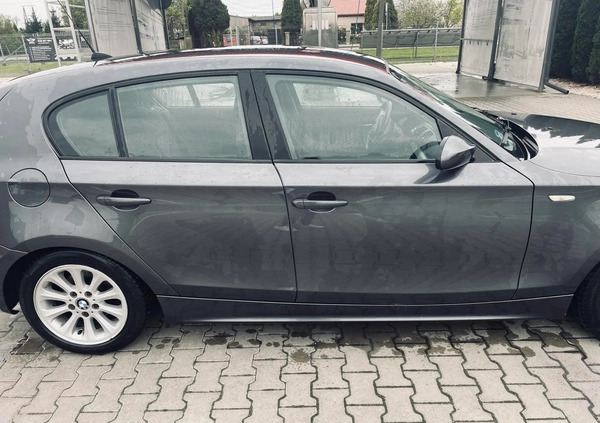 BMW Seria 1 cena 15500 przebieg: 242000, rok produkcji 2005 z Ujazd małe 326